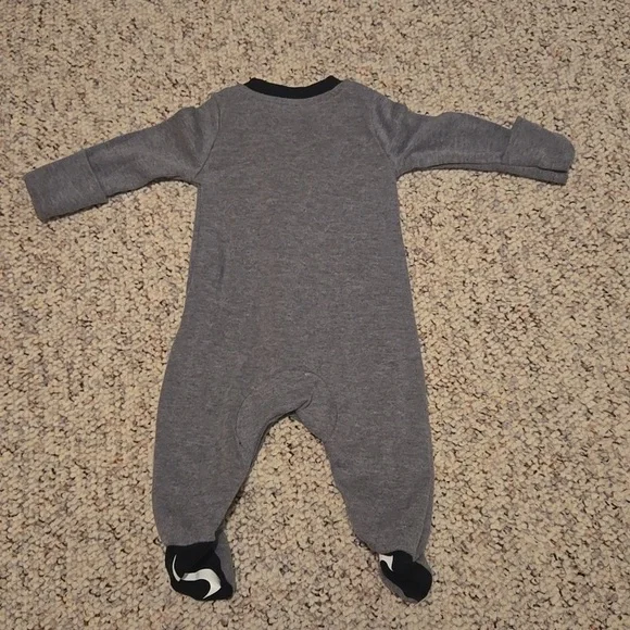 Nike size newborn snap up sleeper - Picture 4 of 4